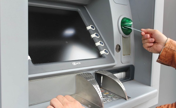 Chuyển tiền ngân hàng Vietcombank sang Agribank tại cây ATM