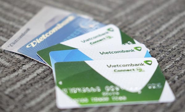 Rút tiền VietcomBank không cần thẻ là gì?