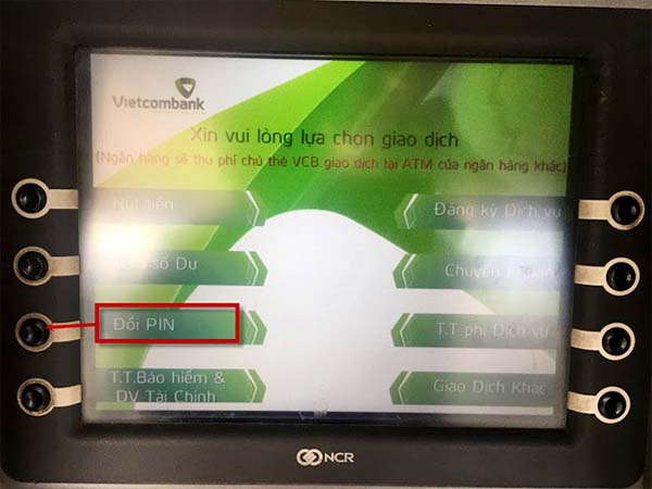 Kích hoạt thẻ Vietcombank chính là việc đổi mã PIN lần đầu tiên sau khi làm thẻ mới