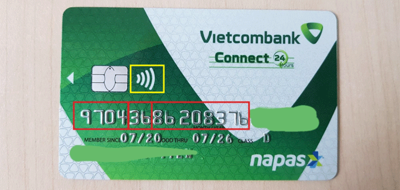 Số thẻ ATM Vietcombank được in ngay trên mặt trước của thẻ