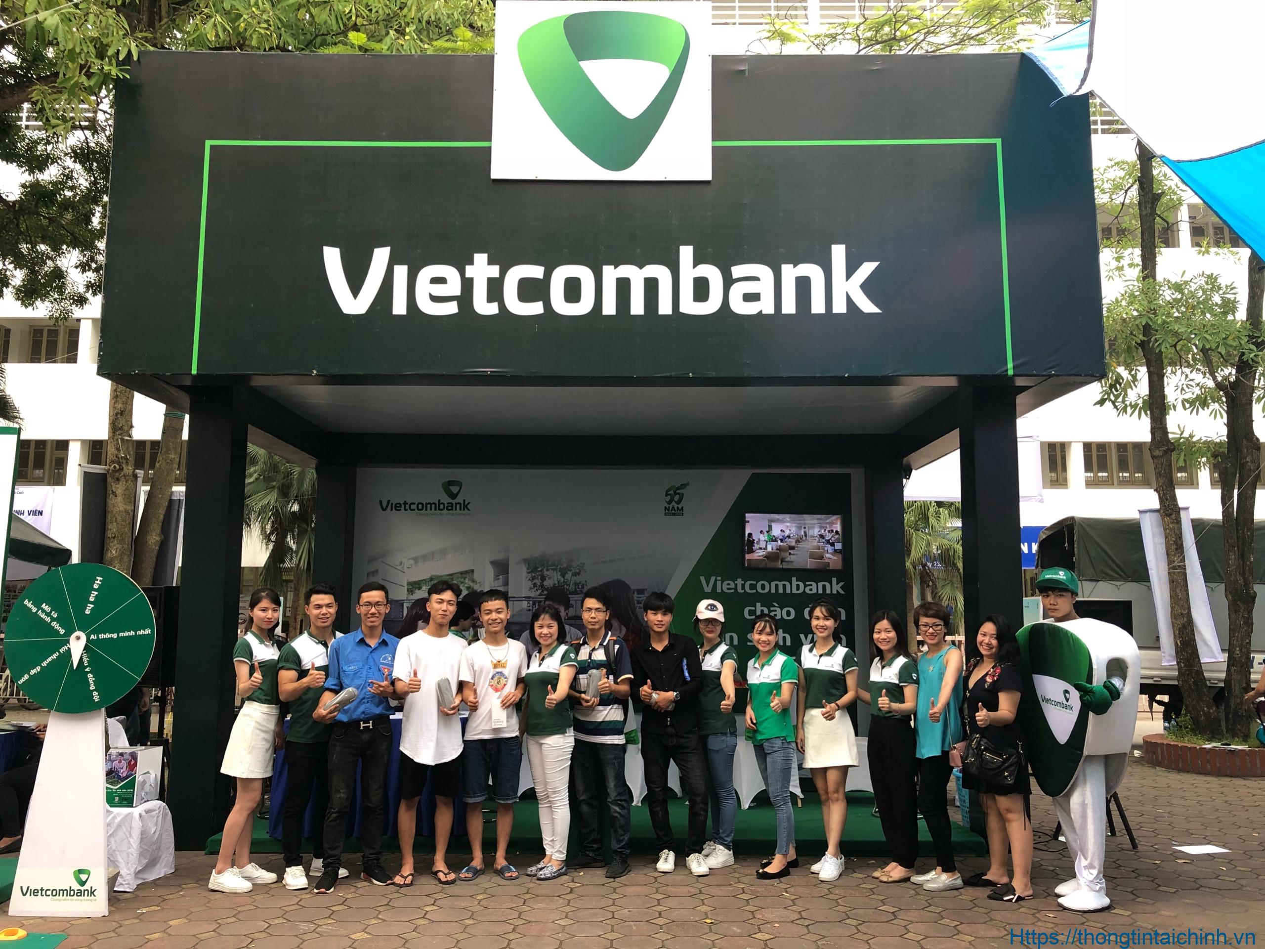 Điều kiện làm thẻ ATM Vietcombank đối với khách hàng dưới 18 tuổi