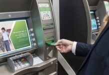 Có nên rút tiền thẻ tín dụng Vietcombank không? Mức phí bao nhiêu?